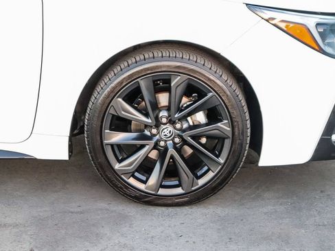 Used 2023 Toyota Corolla SE w/ SE Premium Package FWD image 11