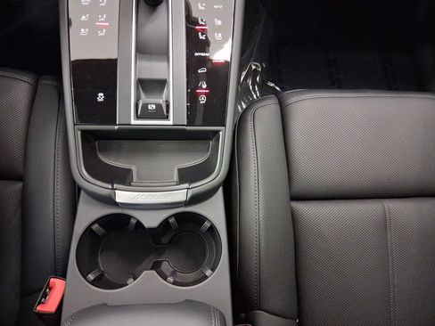 Used 2026 Porsche Macan image 29