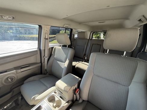 Used 2008 Jeep Commander Sport AWD/4WD image 23