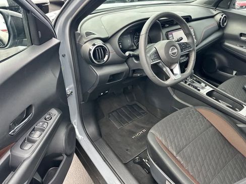 Used 2024 Nissan Kicks SR image 9