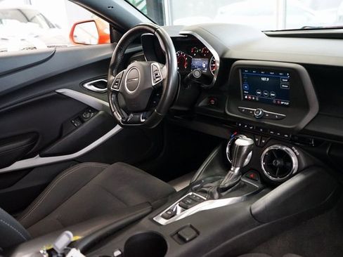 Used 2019 Chevrolet Camaro LT image 9