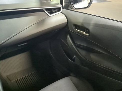 Used 2025 Toyota Corolla SE image 16