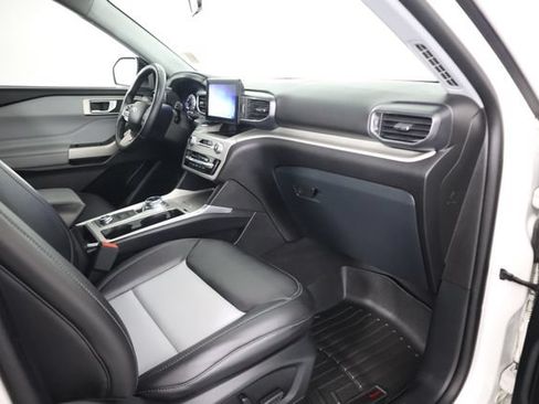 Used 2023 Ford Explorer XLT w/ XLT Sport Appearance Package AWD/4WD image 70