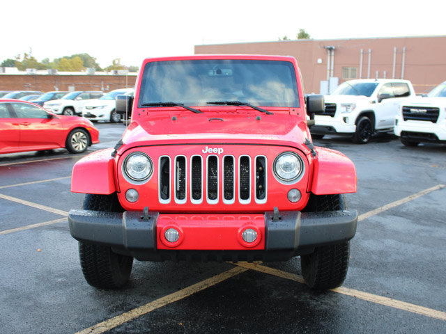 Used 2017 Jeep Wrangler Unlimited Sahara w/ Connectivity Group AWD/4WD image 3