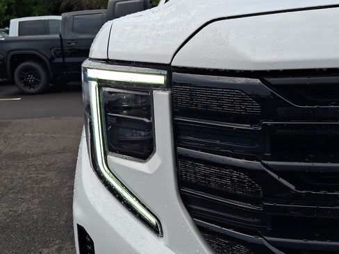 Certified 2024 GMC Sierra 1500 Elevation AWD/4WD image 9