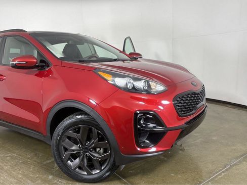Used 2022 Kia Sportage Nightfall Edition image 7