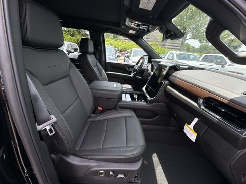 New 2026 GMC Yukon Denali w/ Sun & Power Step Package AWD/4WD image 27