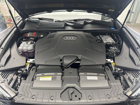 New 2025 Audi Q8 Premium Plus image 28