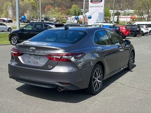 Used 2021 Toyota Camry XLE image 6