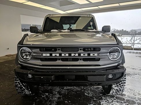 Used 2023 Ford Bronco Big Bend w/ Sasquatch Package image 2