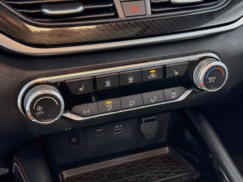 Used 2024 Nissan Altima 2.5 SR w/ SR Premium Package AWD/4WD image 19