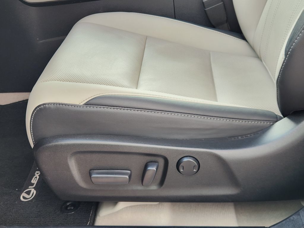Used 2017 Lexus RX 350 FWD w/ Premium Package image 24