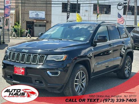 Used 2020 Jeep Grand Cherokee Laredo w/ Quick Order Package 2BN North AWD/4WD image 1