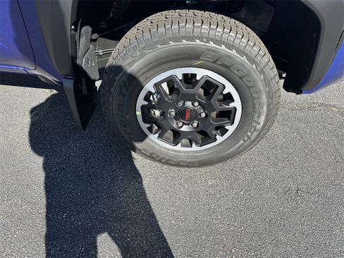 New 2025 Toyota Tacoma TRD Off-Road image 12