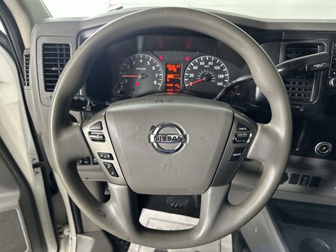 Used 2020 Nissan NV 2500 SV image 18