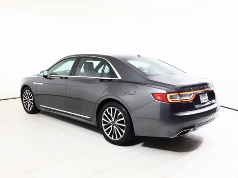 Used 2017 Lincoln Continental Select image 10