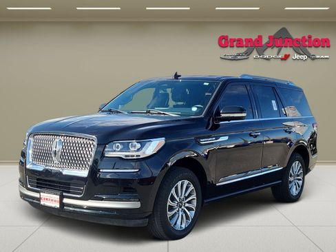 Used 2024 Lincoln Navigator Premiere AWD/4WD image 3