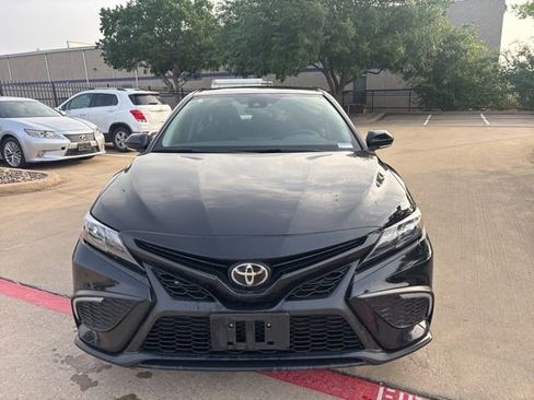 Used 2024 Toyota Camry SE FWD image 2