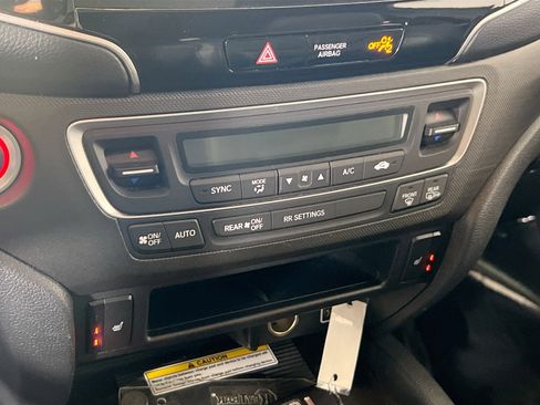 Used 2022 Honda Passport TrailSport image 16