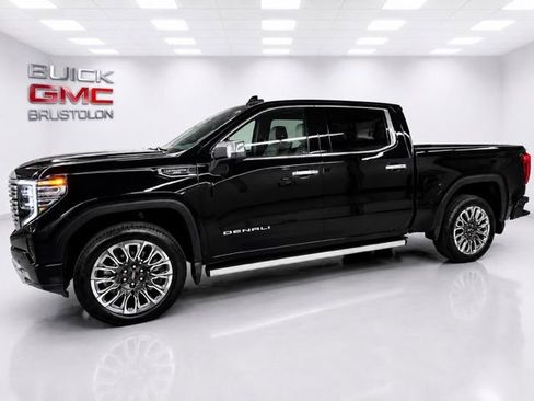 Used 2023 GMC Sierra 1500 Denali Ultimate AWD/4WD image 2