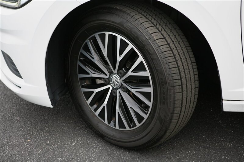 Used 2019 Volkswagen Jetta SEL FWD image 3