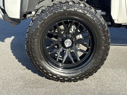 Used 2025 GMC Sierra 2500 Denali w/ Denali Reserve Package image 13