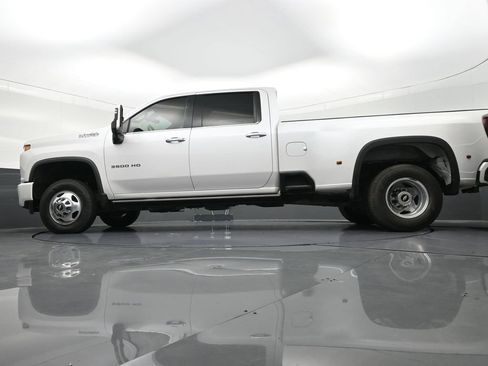 Used 2022 Chevrolet Silverado 3500 High Country image 24