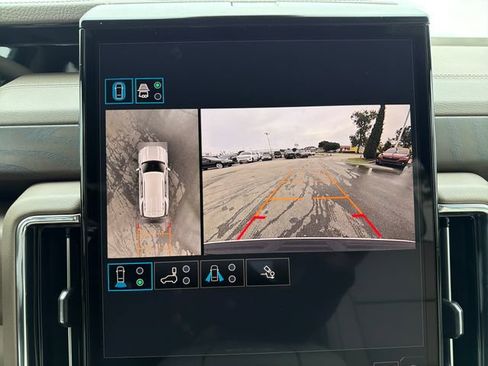New 2026 GMC Yukon Denali w/ Advanced Technology Package AWD/4WD image 13