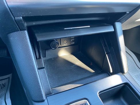 Used 2016 Subaru Outback 3.6R Limited image 17