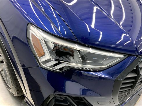 Used 2022 Audi Q3 2.0T Premium Plus w/ Premium Plus Package image 27