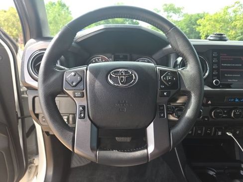 Used 2023 Toyota Tacoma TRD Off-Road w/ Technology Package AWD/4WD image 8