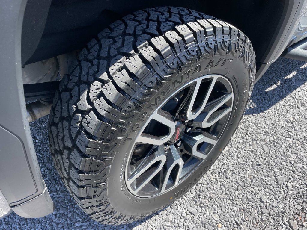 Used 2020 GMC Sierra 1500 AT4 w/ AT4 Premium Package AWD/4WD image 22