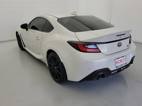 Used 2025 Toyota GR86 Premium RWD image 10