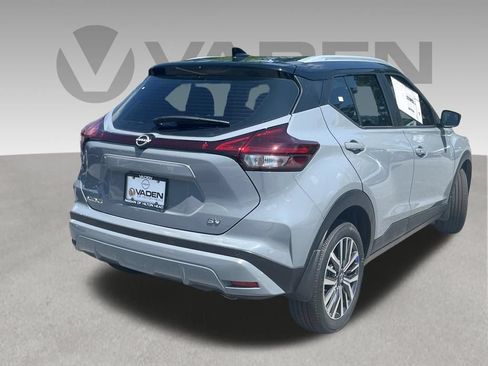 Used 2024 Nissan Kicks SV FWD image 8