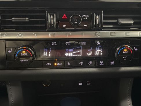 New 2026 Nissan Pathfinder SL AWD/4WD image 17