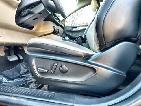 Used 2021 Ford Escape SEL w/ Technology Package image 14