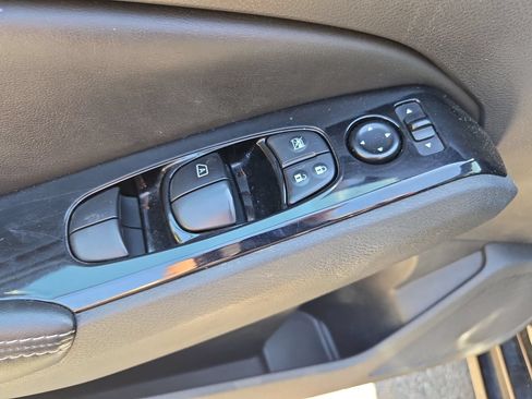 Used 2023 Nissan Altima 2.5 SV FWD image 18