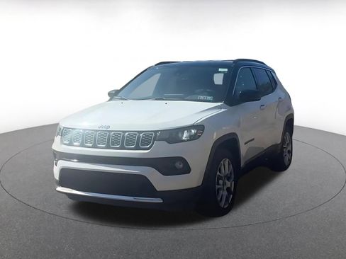Used 2025 Jeep Compass Limited image 7