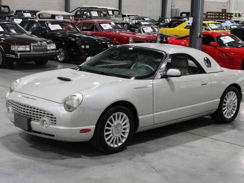 Used 2005 Ford Thunderbird 50th Anniversary RWD image 32
