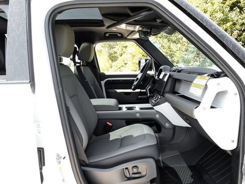 New 2026 Land Rover Defender 110 X-Dynamic SE AWD/4WD image 44