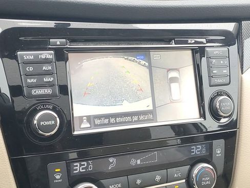 Used 2016 Nissan Rogue SL AWD/4WD image 27