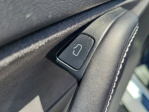 Used 2022 Tesla Model Y Long Range AWD/4WD image 14