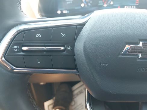 Used 2025 Chevrolet Equinox ACTIV w/ Safety and Technology Package FWD image 14