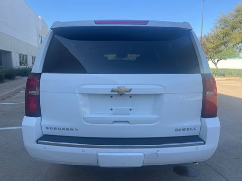 Used 2016 Chevrolet Suburban LTZ image 8
