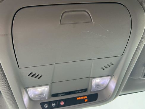 Used 2018 Chevrolet Equinox LT image 21