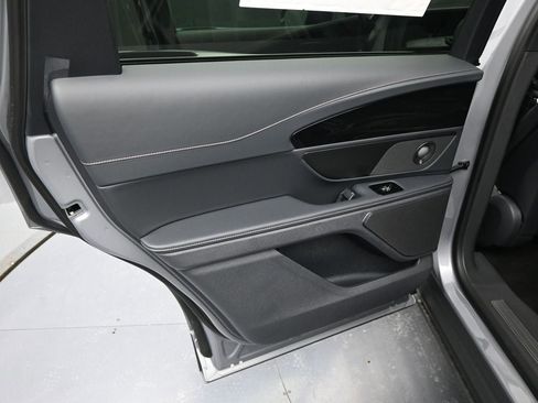 New 2025 Lincoln Nautilus Premier w/ Equipment Group 102A image 31