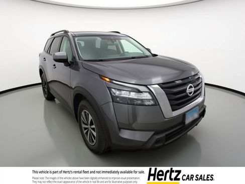 Used 2025 Nissan Pathfinder SV image 1