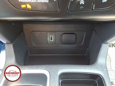 Used 2019 Ford Escape SE FWD image 12