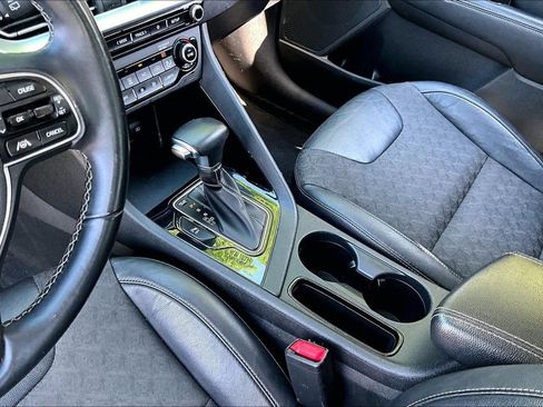 Used 2022 Kia Niro LXS FWD image 16