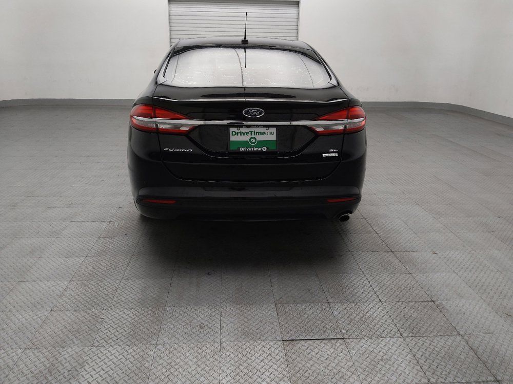 Used 2018 Ford Fusion SE w/ Fusion SE Technology Package FWD image 6